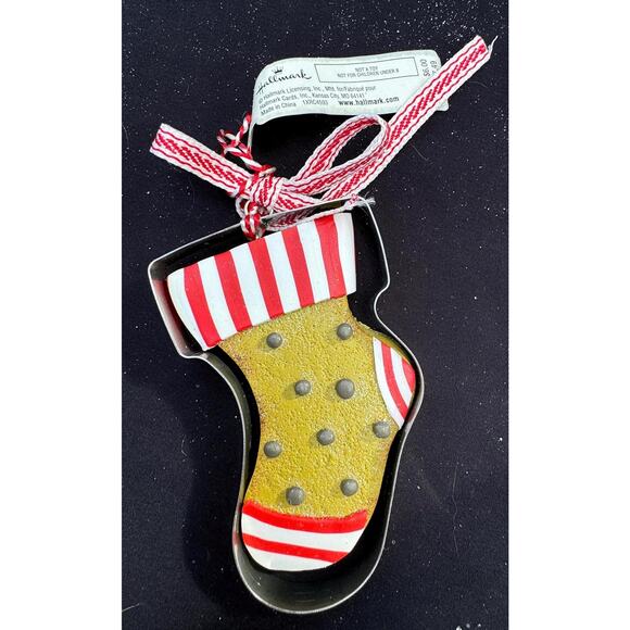 Hallmark Gingerbread Christmas Stocking Cookie Cutter Iced Christmas Ornament - Picture 6 of 6